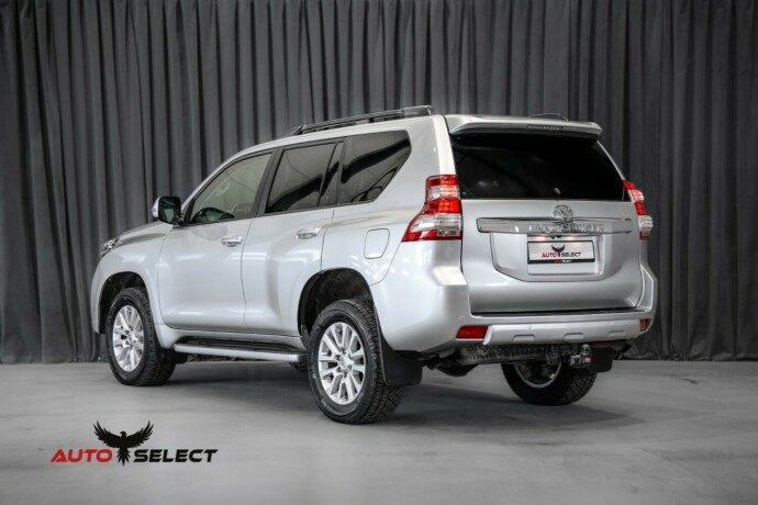 toyota-land-cruiser-diesel-2017-big-8