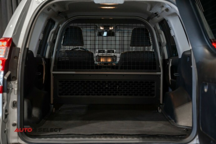 toyota-land-cruiser-diesel-2017-big-11