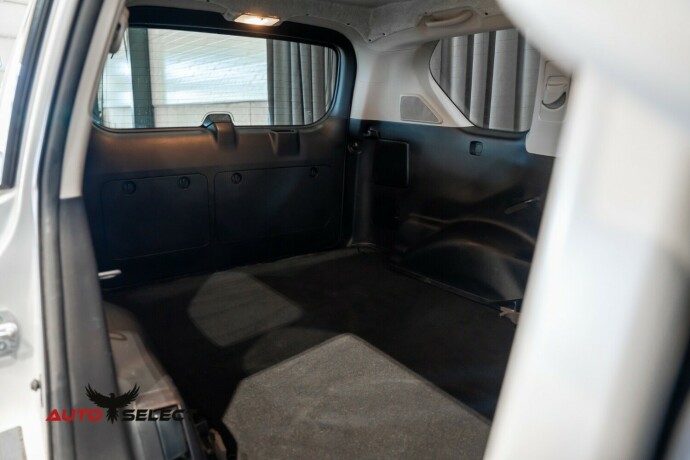 toyota-land-cruiser-diesel-2017-big-19