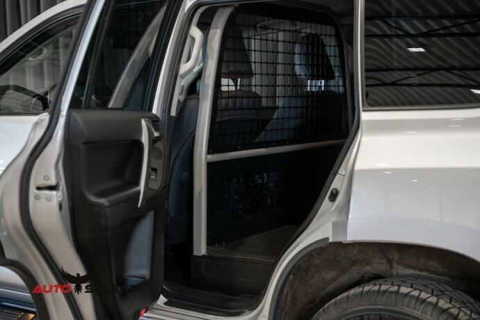 toyota-land-cruiser-diesel-2017-big-18