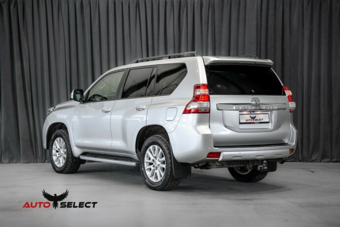 toyota-land-cruiser-diesel-2017-big-9