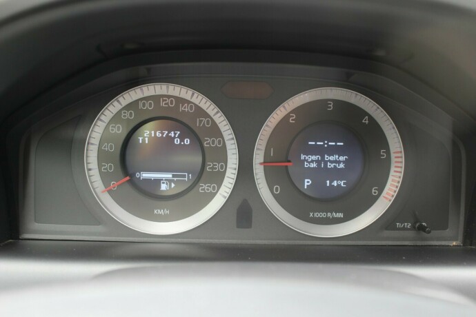 volvo-xc-60-diesel-2010-big-12