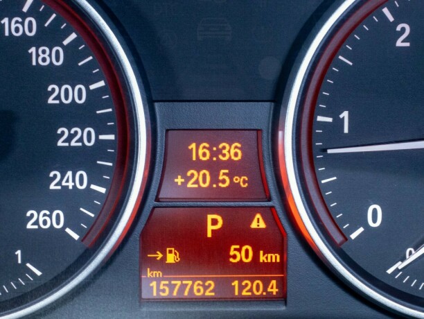 bmw-x1-diesel-2011-big-22