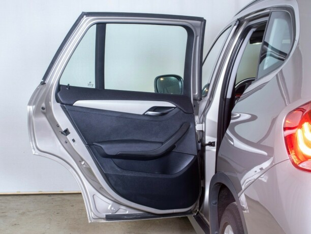 bmw-x1-diesel-2011-big-17