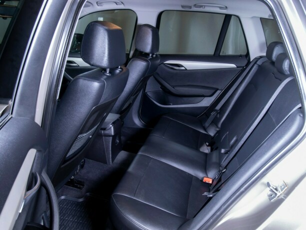 bmw-x1-diesel-2011-big-39