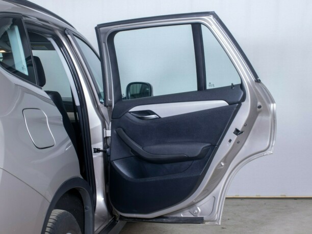 bmw-x1-diesel-2011-big-14