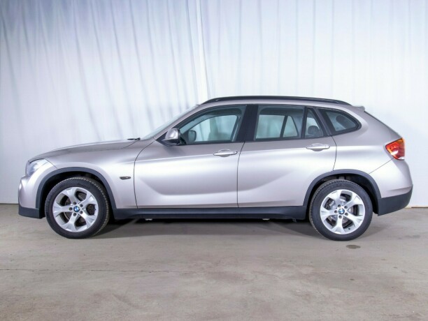 bmw-x1-diesel-2011-big-4