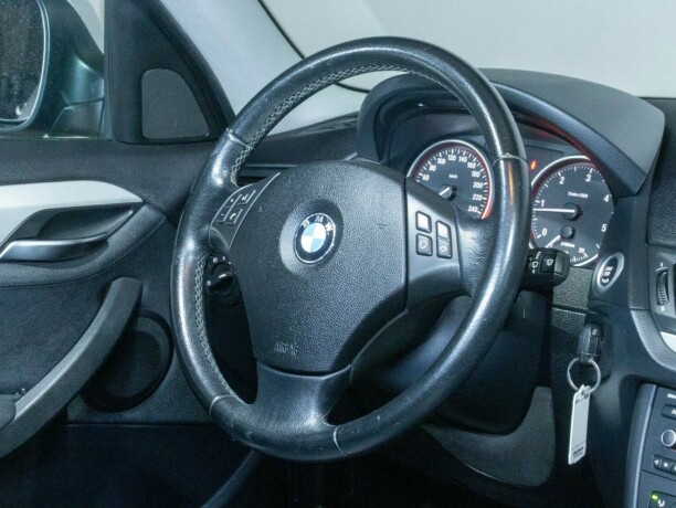 bmw-x1-diesel-2011-big-15
