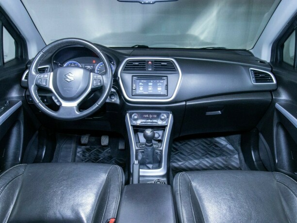 suzuki-sx4-s-cross-bensin-2013-big-38