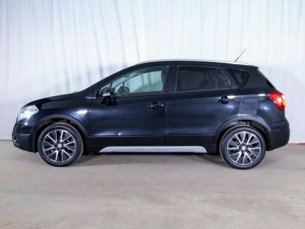 suzuki-sx4-s-cross-bensin-2013-big-3