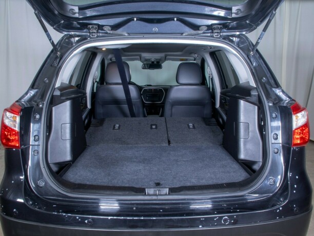 suzuki-sx4-s-cross-bensin-2013-big-11