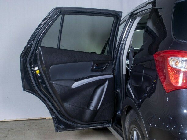suzuki-sx4-s-cross-bensin-2013-big-16