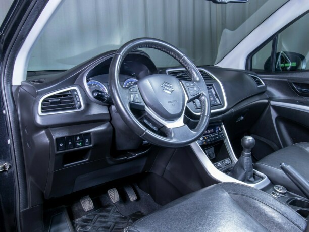 suzuki-sx4-s-cross-bensin-2013-big-40