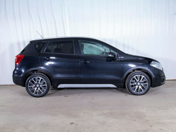suzuki-sx4-s-cross-bensin-2013-big-4