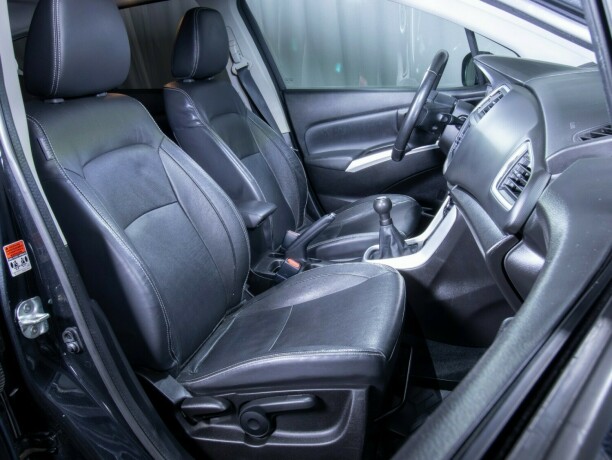 suzuki-sx4-s-cross-bensin-2013-big-47