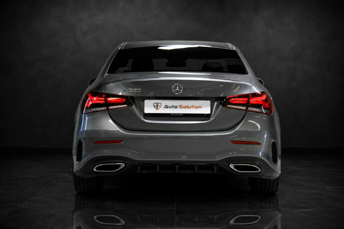 mercedes-benz-a200-bensin-2019-big-3