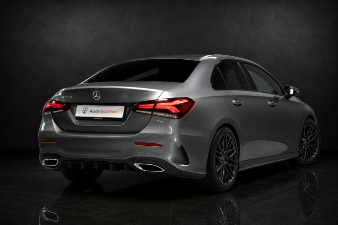 mercedes-benz-a200-bensin-2019-big-1