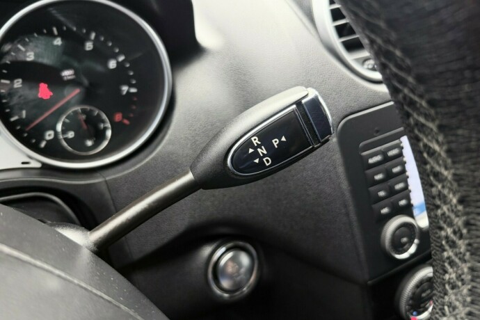 mercedes-benz-ml63-bensin-2007-big-21