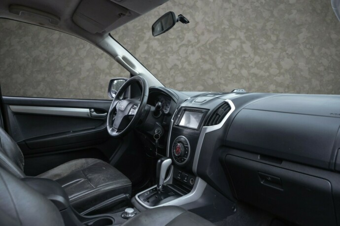 isuzu-d-max-diesel-2015-big-29