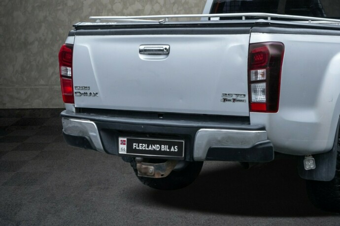 isuzu-d-max-diesel-2015-big-8