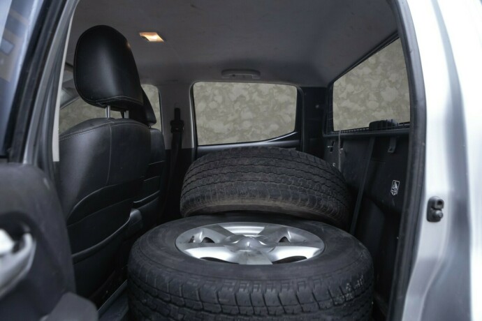 isuzu-d-max-diesel-2015-big-26