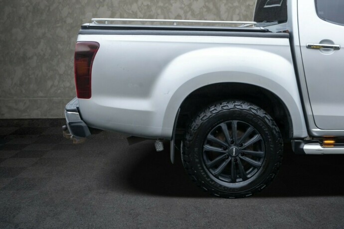 isuzu-d-max-diesel-2015-big-11