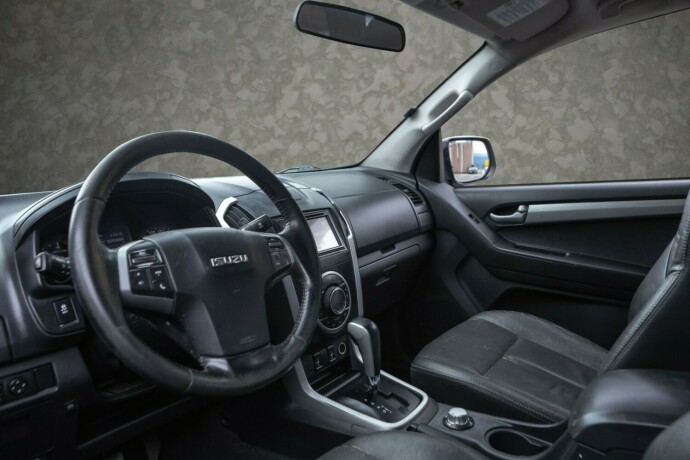 isuzu-d-max-diesel-2015-big-27