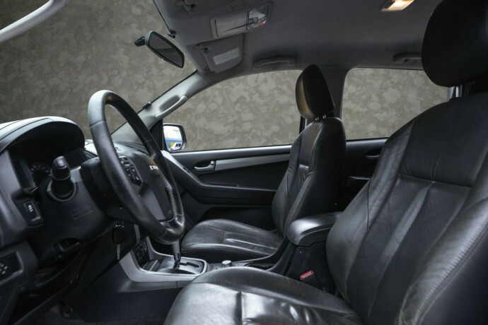 isuzu-d-max-diesel-2015-big-24