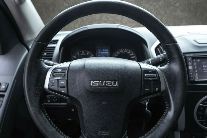 isuzu-d-max-diesel-2015-big-13