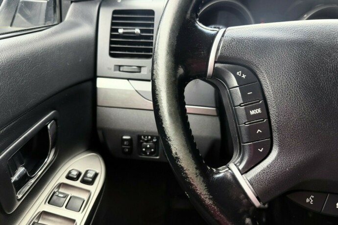 mitsubishi-pajero-diesel-2017-big-18