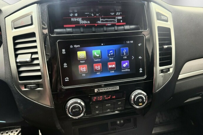 mitsubishi-pajero-diesel-2017-big-25