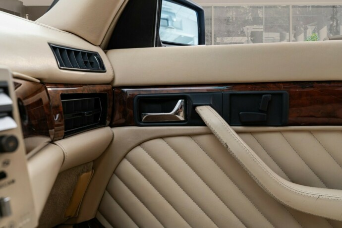 mercedes-benz-500-sel-bensin-1983-big-47