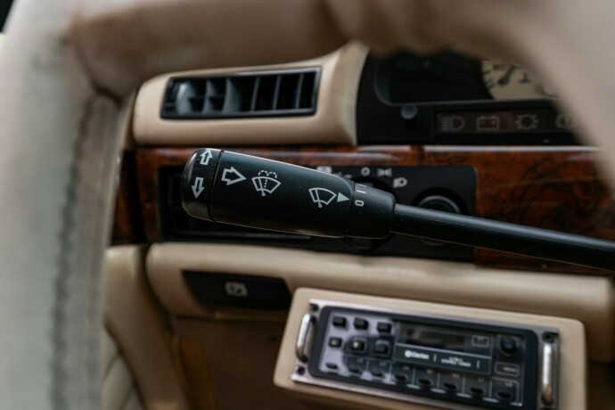 mercedes-benz-500-sel-bensin-1983-big-32