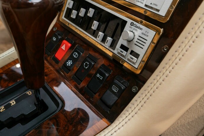 mercedes-benz-500-sel-bensin-1983-big-55