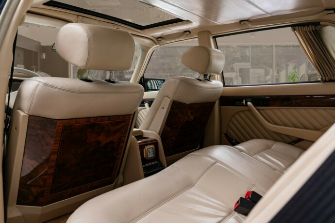 mercedes-benz-500-sel-bensin-1983-big-65