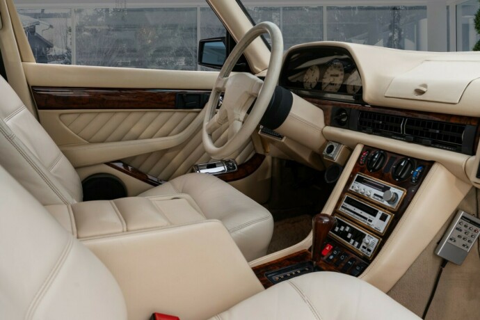 mercedes-benz-500-sel-bensin-1983-big-39