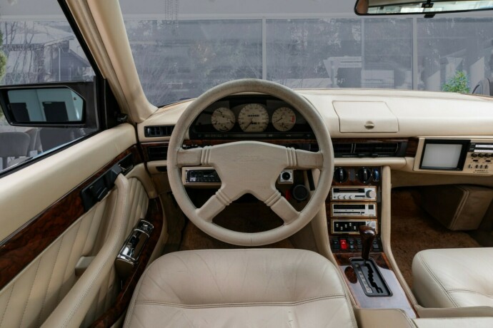 mercedes-benz-500-sel-bensin-1983-big-29