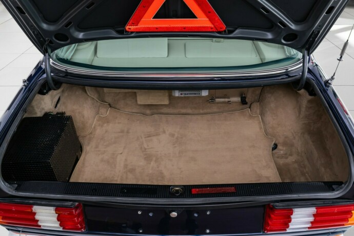mercedes-benz-500-sel-bensin-1983-big-84