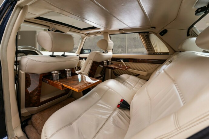 mercedes-benz-500-sel-bensin-1983-big-69