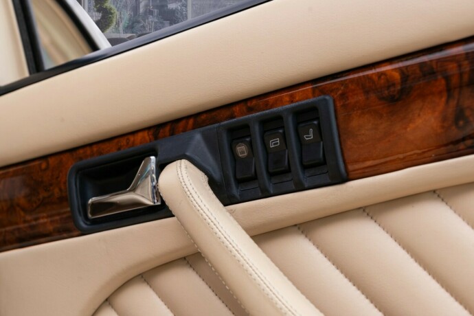 mercedes-benz-500-sel-bensin-1983-big-48