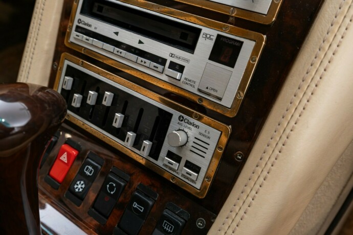 mercedes-benz-500-sel-bensin-1983-big-54