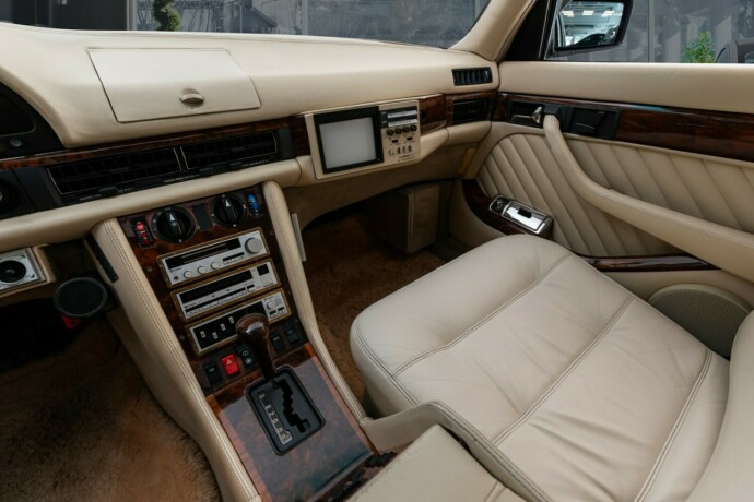 mercedes-benz-500-sel-bensin-1983-big-45