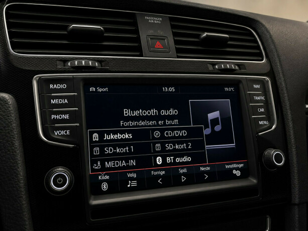 volkswagen-golf-bensin-2013-big-10