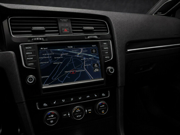 volkswagen-golf-bensin-2013-big-8