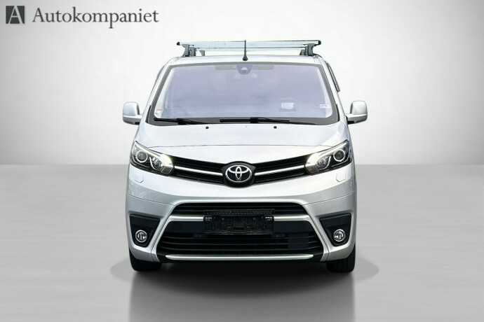 toyota-proace-diesel-2017-big-2