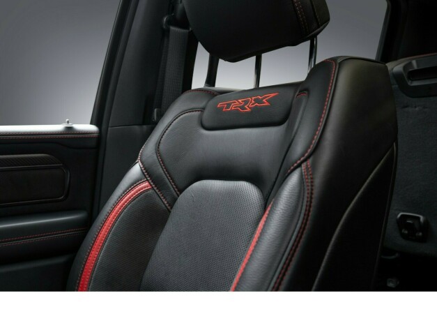 ram-1500-bensin-2021-big-40