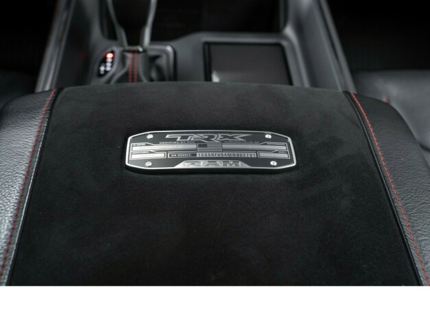 ram-1500-bensin-2021-big-33