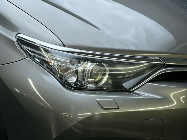 toyota-auris-elektrisitetbensin-2017-big-4
