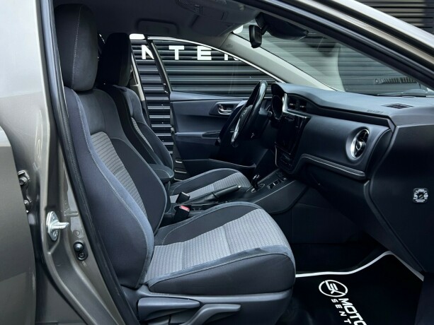 toyota-auris-elektrisitetbensin-2017-big-30