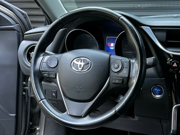 toyota-auris-elektrisitetbensin-2017-big-11